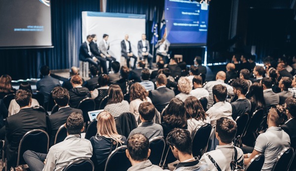 創造例会の様子